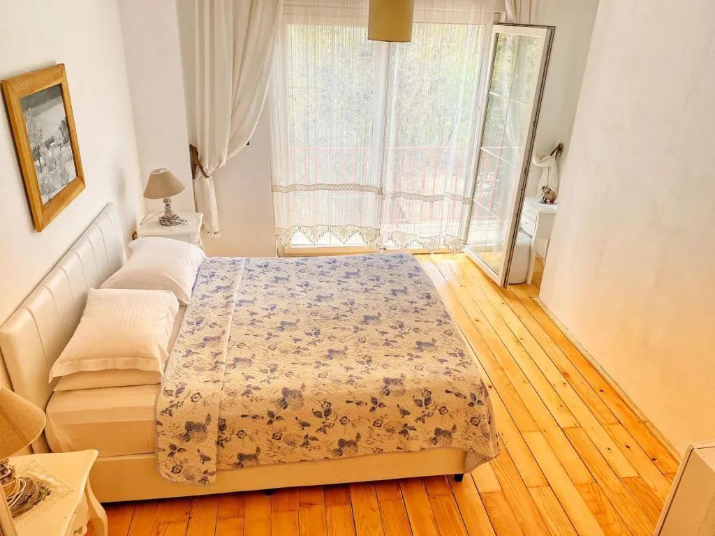 Deluxe Oda,Bahçe Manzaralı,Balkonlu