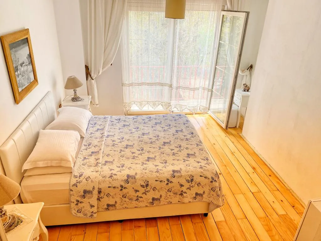 Deluxe Oda,Bahçe Manzaralı,Balkonlu