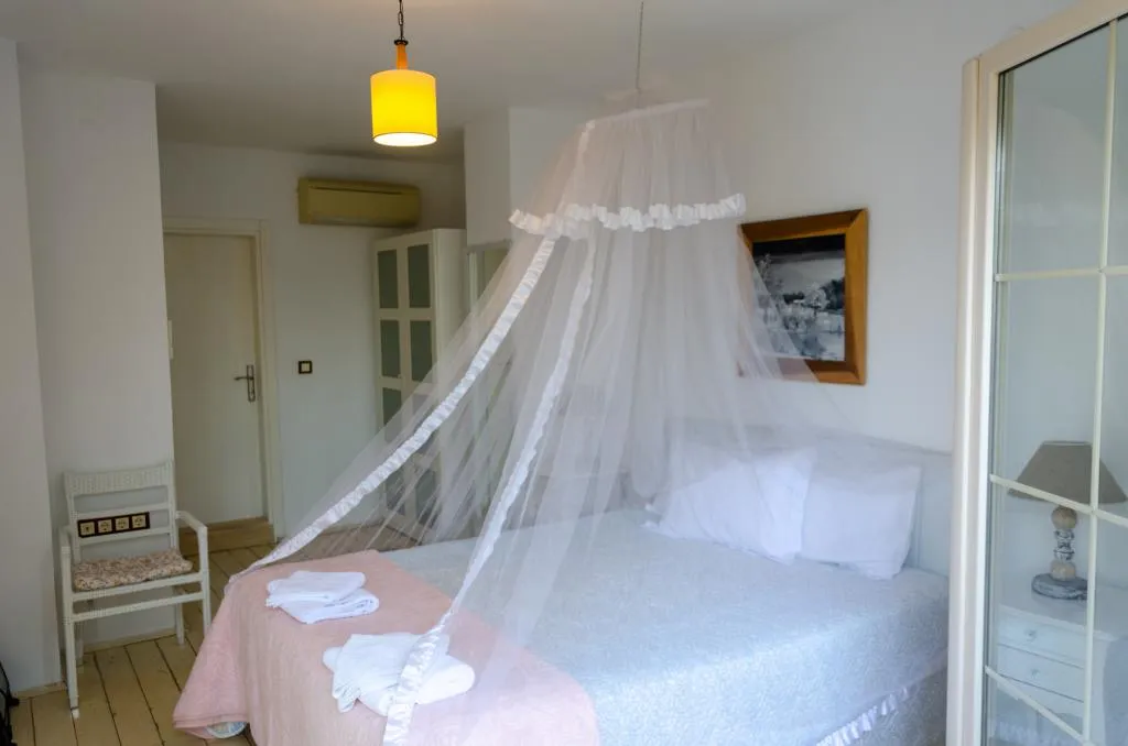 Deluxe Oda,Bahçe Manzaralı,Balkonlu