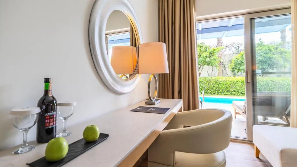 Swim Up Standart Oda,Havuz Manzaralı,Havuz Bağlantılı