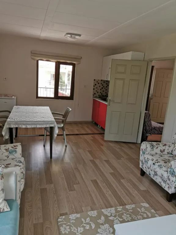 Daire-Tek Yatak Odalı,Kısmi Deniz Manzaralı,Teraslı