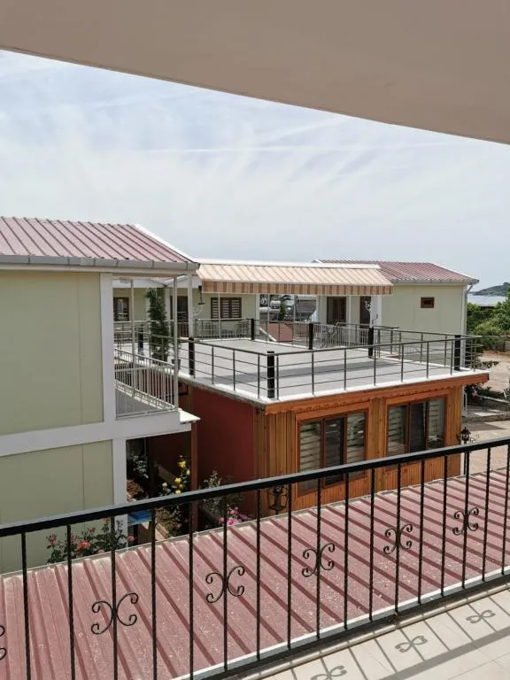 Daire-Tek Yatak Odalı,Kısmi Deniz Manzaralı,Teraslı