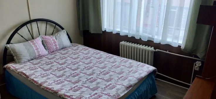 Çift Kişilik,Şehir Manzaralı