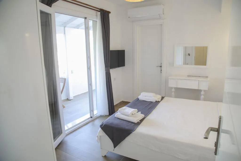 Deluxe Oda,Kara veya Havuz Manzaralı,Balkonlu