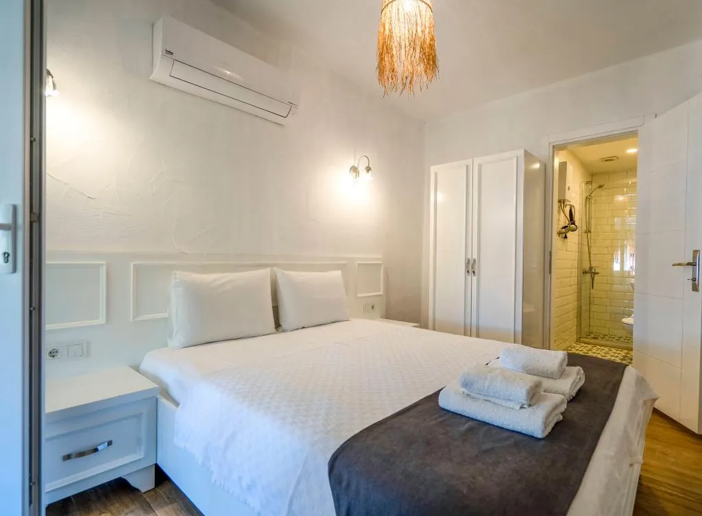Deluxe Oda,Kara veya Havuz Manzaralı,Balkonlu