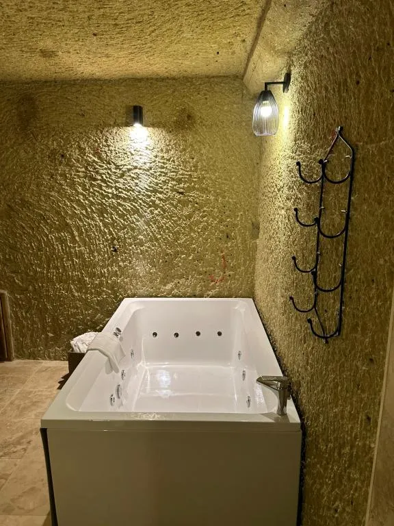Elite Cave Suite,Manzarasız,Jakuzili
