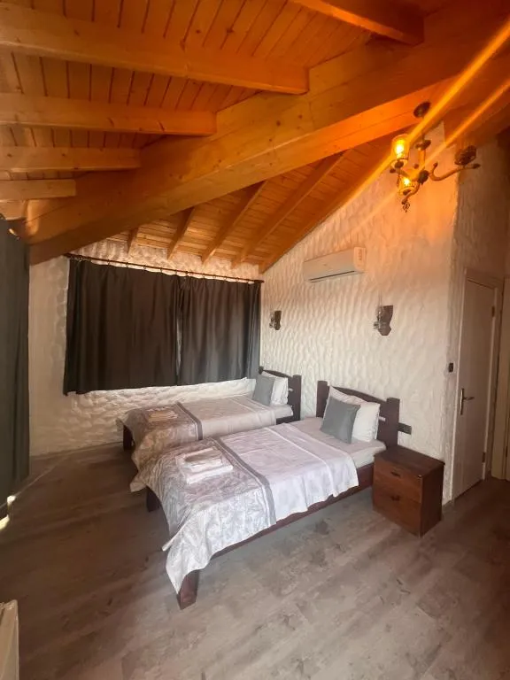 Çatı Katı Oda - İki Ayrı Yataklı,Deniz Manzaralı,Balkonlu