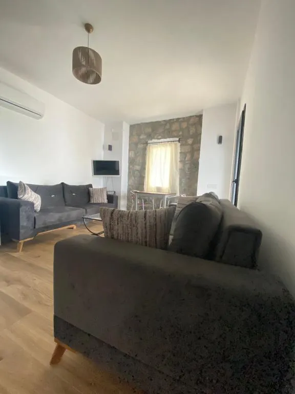 Ekonomik 6 Kişilik 2+1 Balkonlu Daire