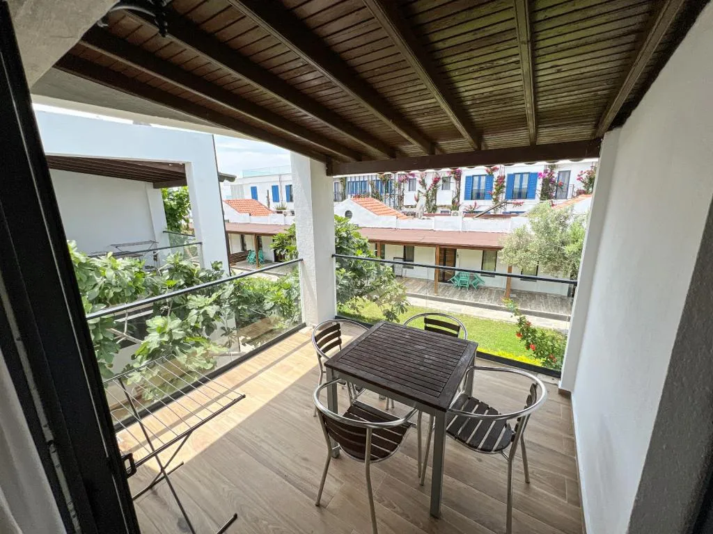 4 kişilik 1+1 Balkonlu Bahçe Manzaralı Daire