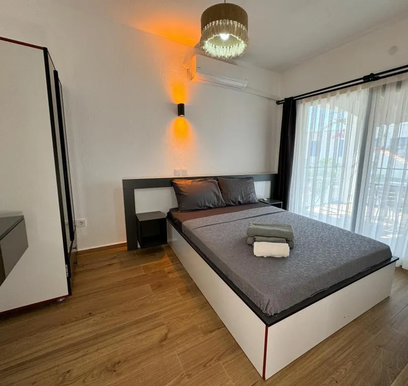 4 kişilik 1+1 Balkonlu Bahçe Manzaralı Daire