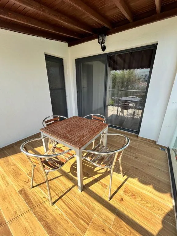 4 kişilik 1+1 Balkonlu Bahçe Manzaralı Daire