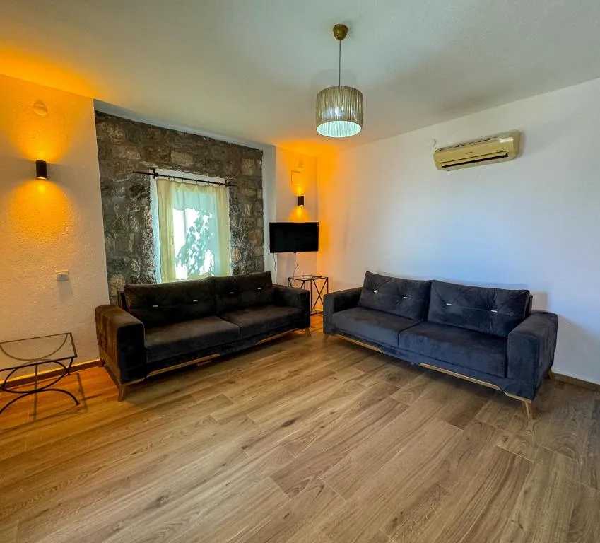 4 kişilik 1+1 Balkonlu Bahçe Manzaralı Daire