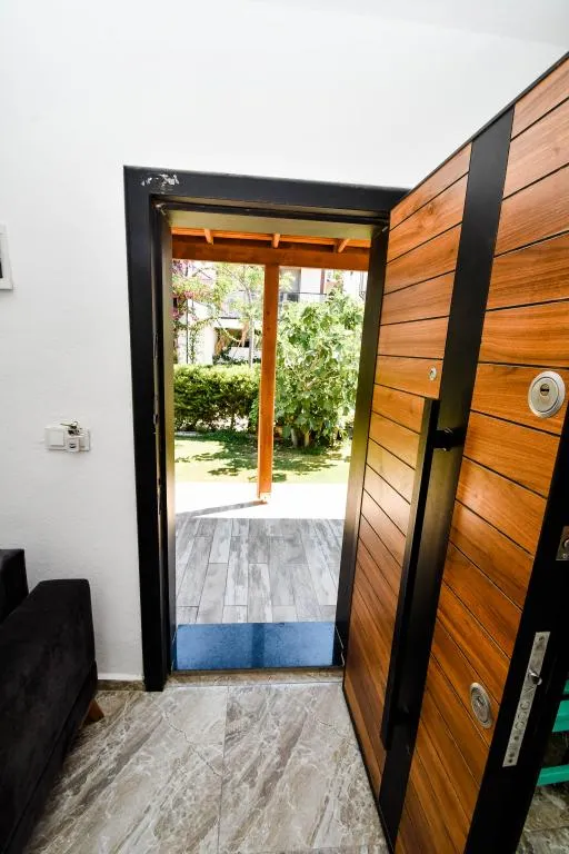 1+1 Comfort Suite,Verandalı Bahçe Katı