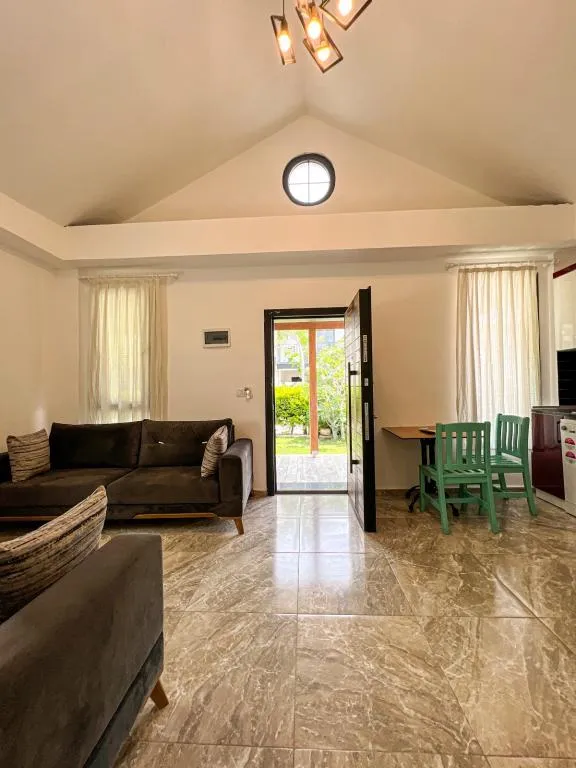 1+1 Comfort Suite,Verandalı Bahçe Katı