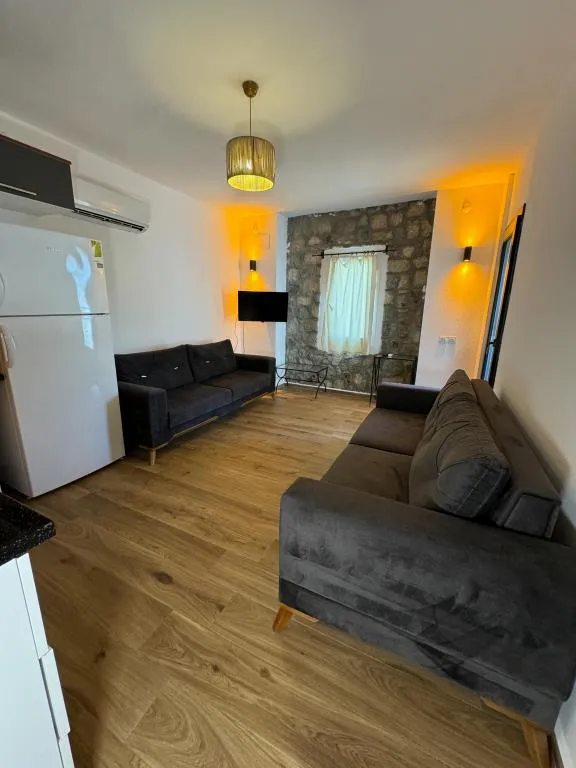 6 Kişilik 2+1 Balkonlu Bahçe Manzaralı Daire