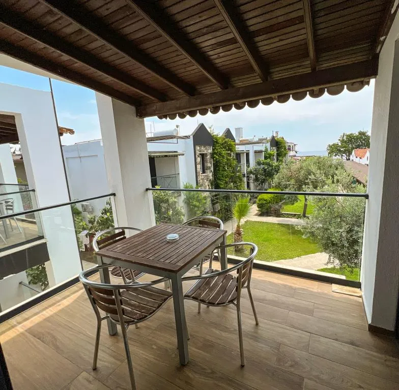 6 Kişilik 2+1 Balkonlu Bahçe Manzaralı Daire