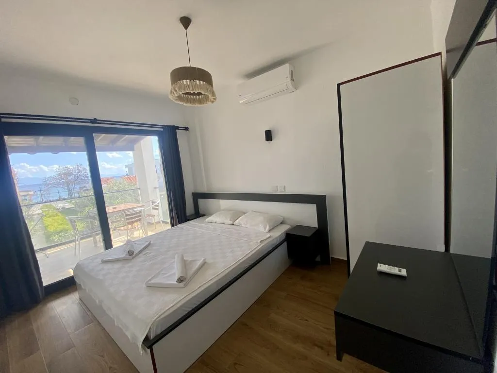 6 Kişilik 2+1 Balkonlu Bahçe Manzaralı Daire