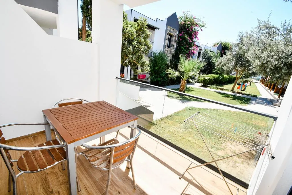 6 Kişilik 2+1 Balkonlu Bahçe Manzaralı Daire