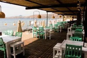 Kemanci Suites Restaurant & Beach