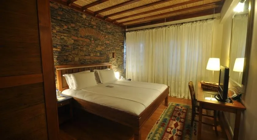 Suite,Fransız Balkonlu