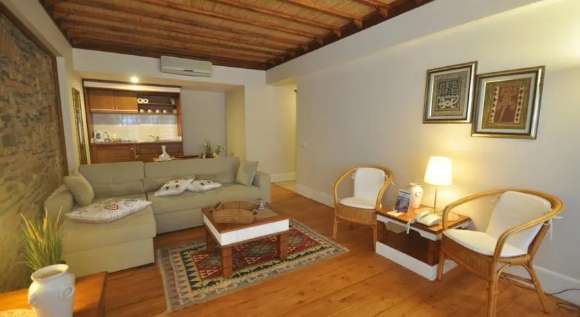 Suite,Fransız Balkonlu