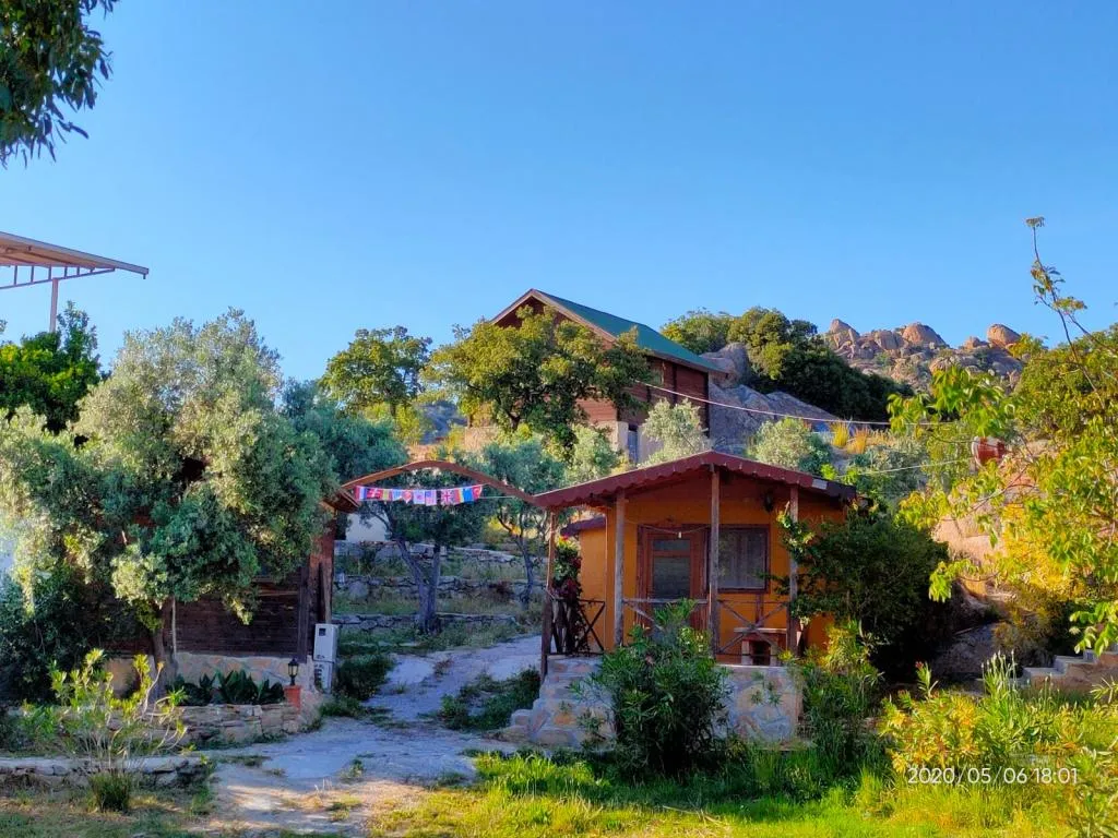 Bungalow,Bahçe Manzaralı,Balkonlu