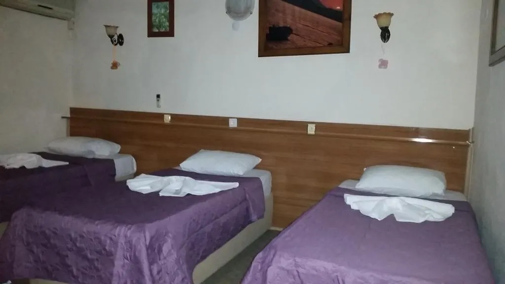 Triple,Göl Manzaralı,Bahçe Katı