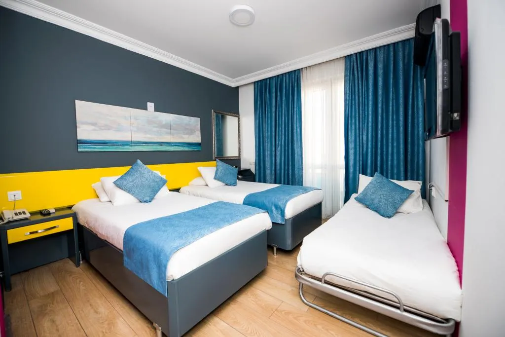 Triple,Şehir Manzaralı,Fransız Balkonlu