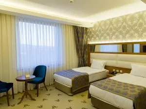 Carmine Hotel