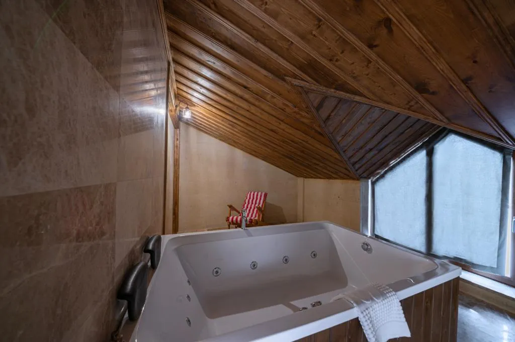 Balayı Suite,Vadi Manzaralı,Jakuzili (2 Kişilik)