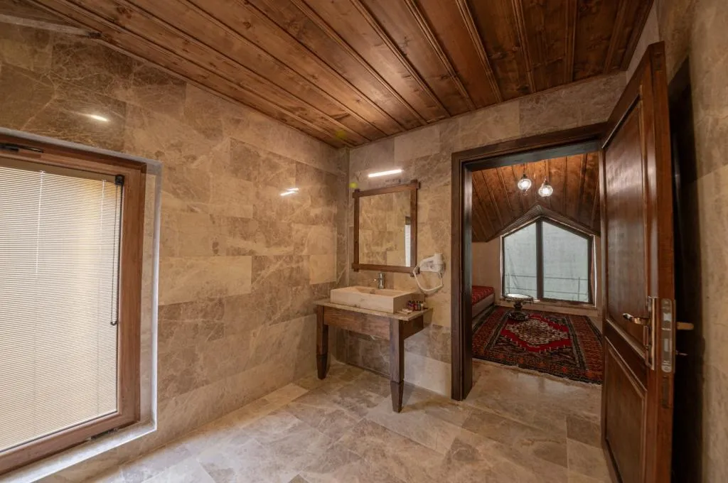 Balayı Suite,Vadi Manzaralı,Jakuzili (2 Kişilik)