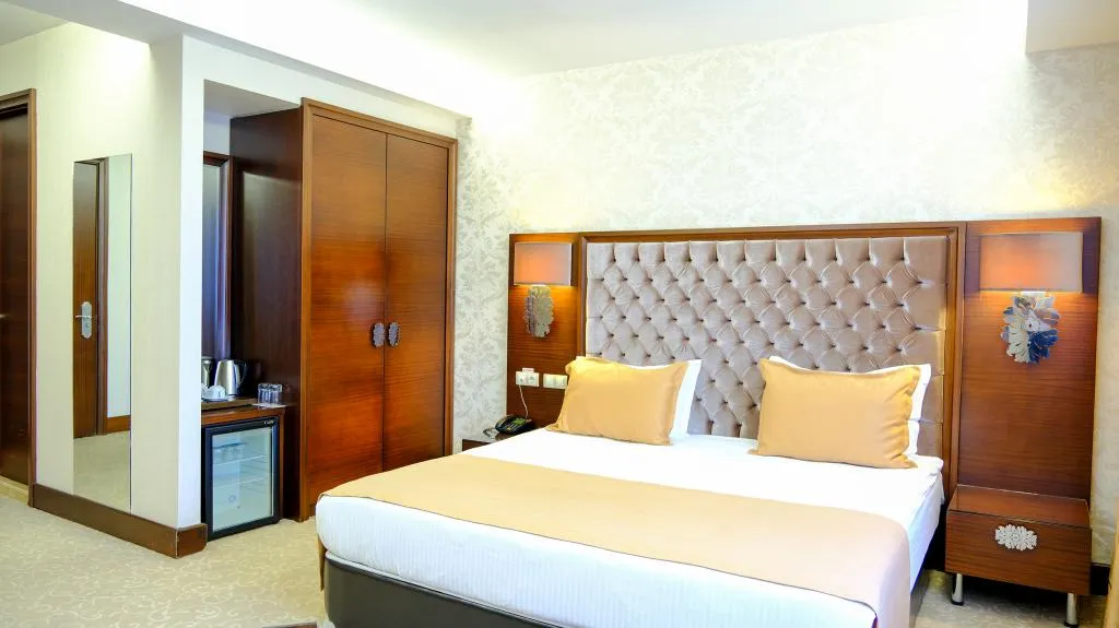 Suite,Şehir Manzaralı,Klimalı