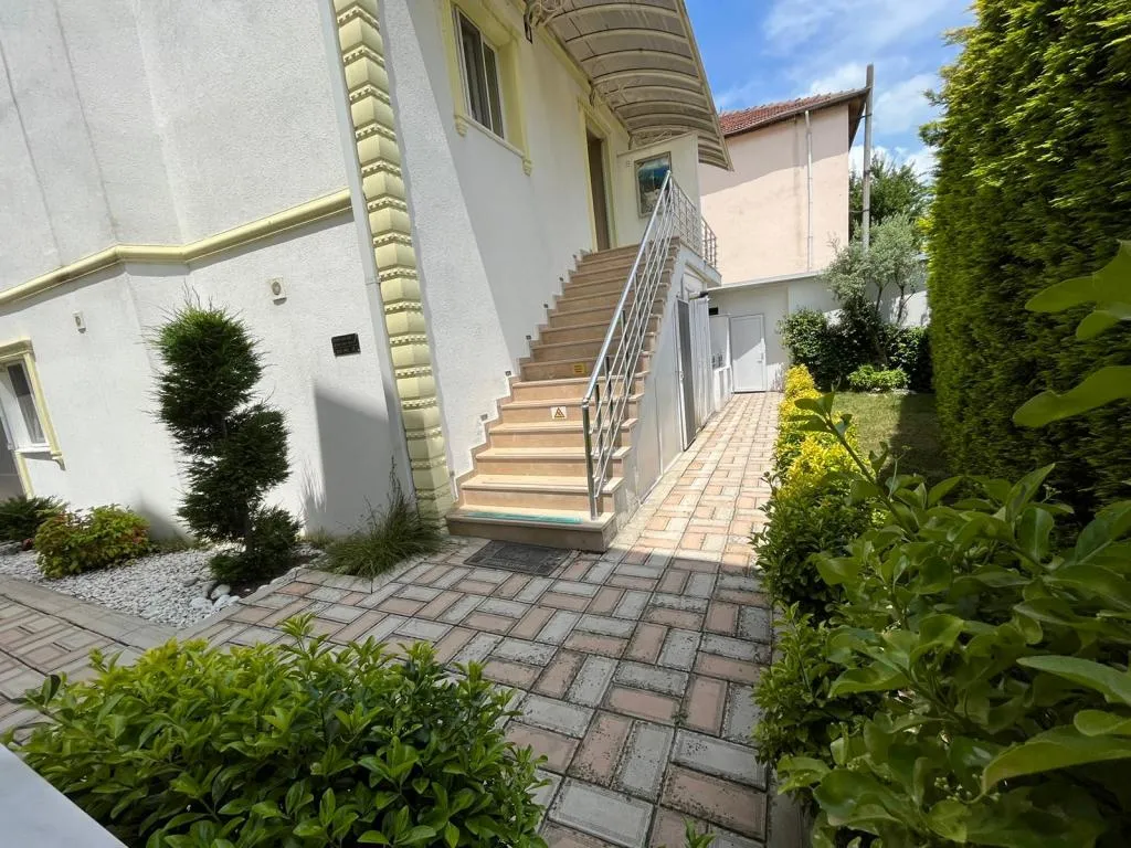 Bahçe Katı