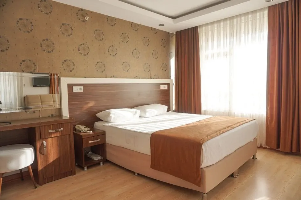 Standart Oda Nehir Manzaralı