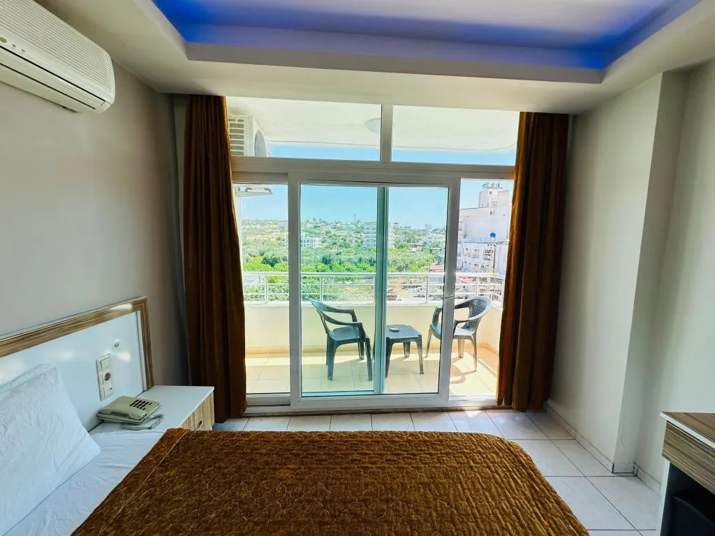 Standart Oda,Şehir veya Dağ Manzaralı,Fransız Balkonlu