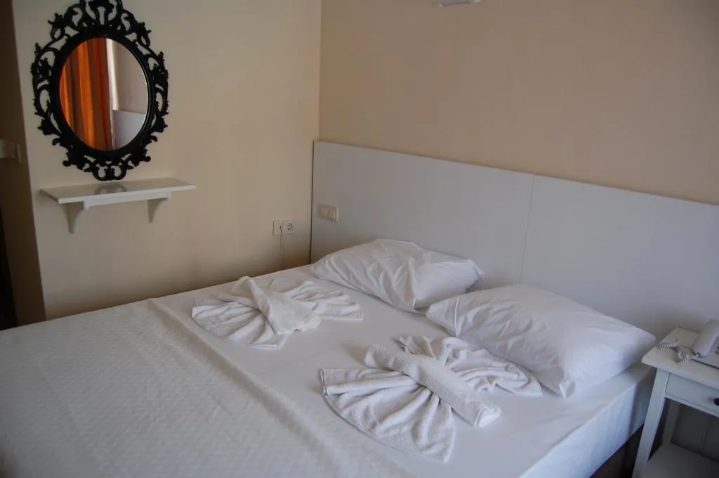 Standart Oda,Kara Manzaralı,Balkonlu