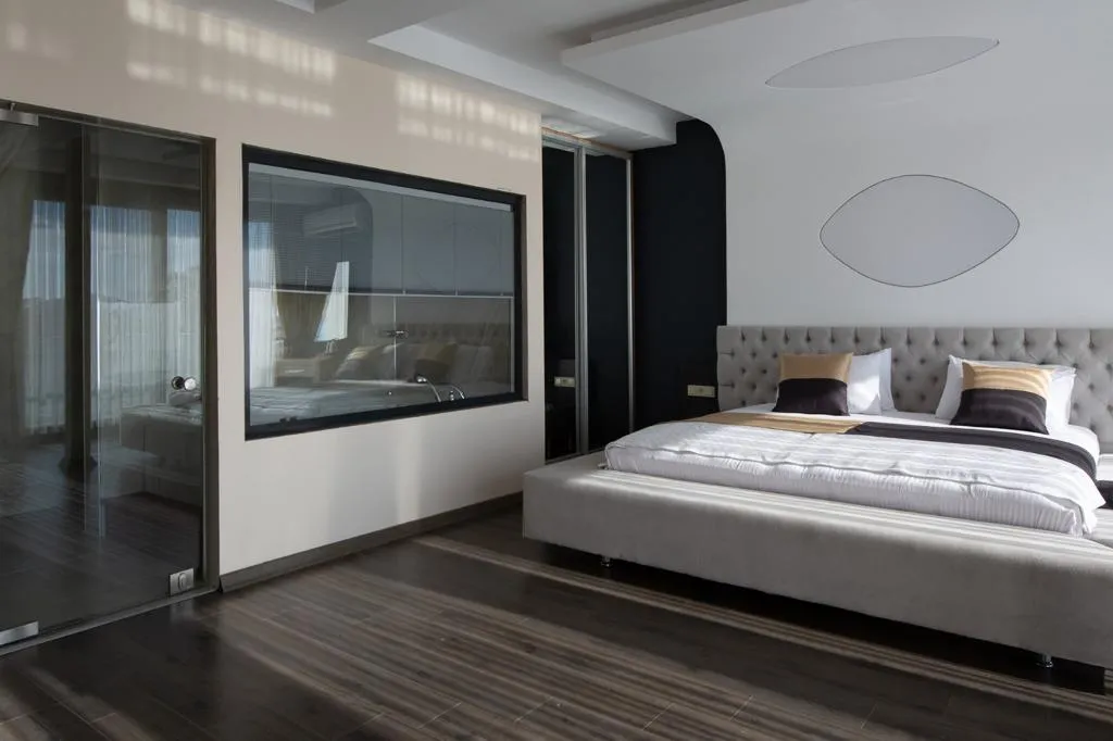 King Suite,Deniz ve Şehir Manzaralı,Jakuzili ve Balkonlu