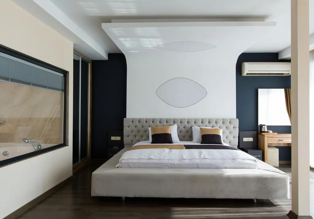 King Suite,Deniz ve Şehir Manzaralı,Jakuzili ve Balkonlu