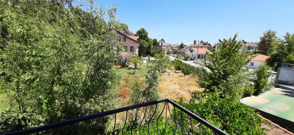 202 Üç Kişilik Oda