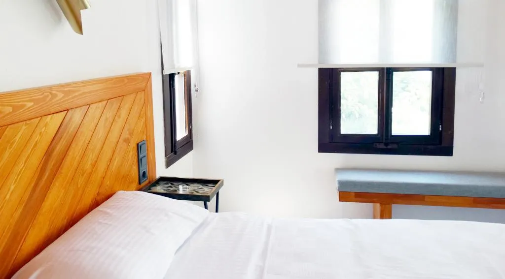 Premium Oda - Çift Kişilik Yatak,Sokak Manzaralı,1. Kat