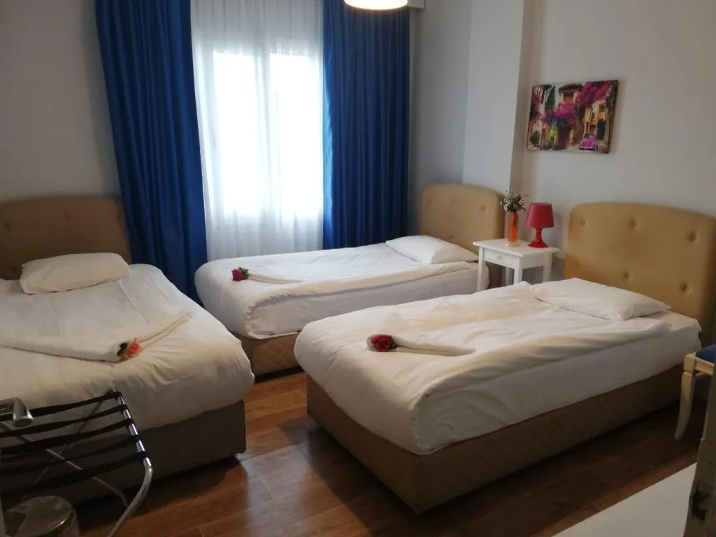 Triple,Şehir Manzaralı
