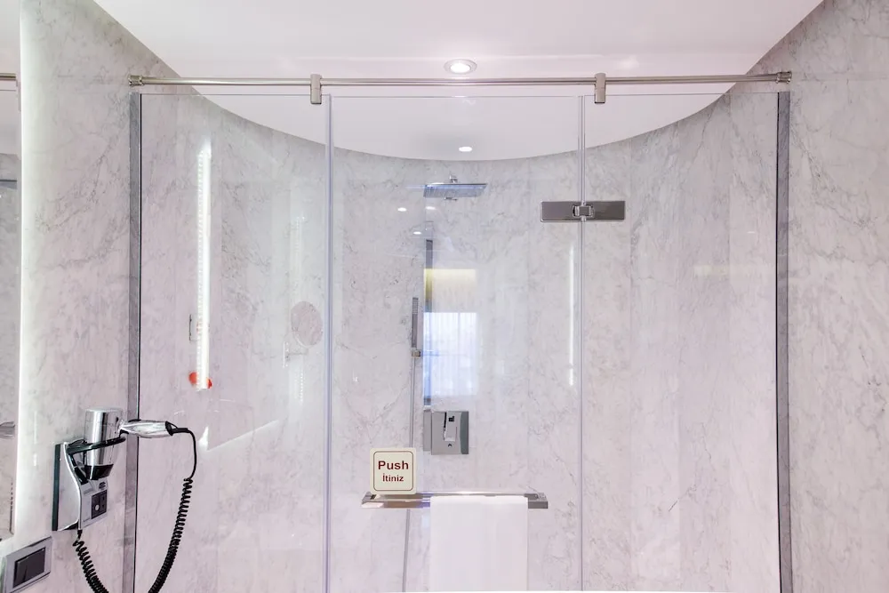 Çatı Katı Süiti (Penthouse)