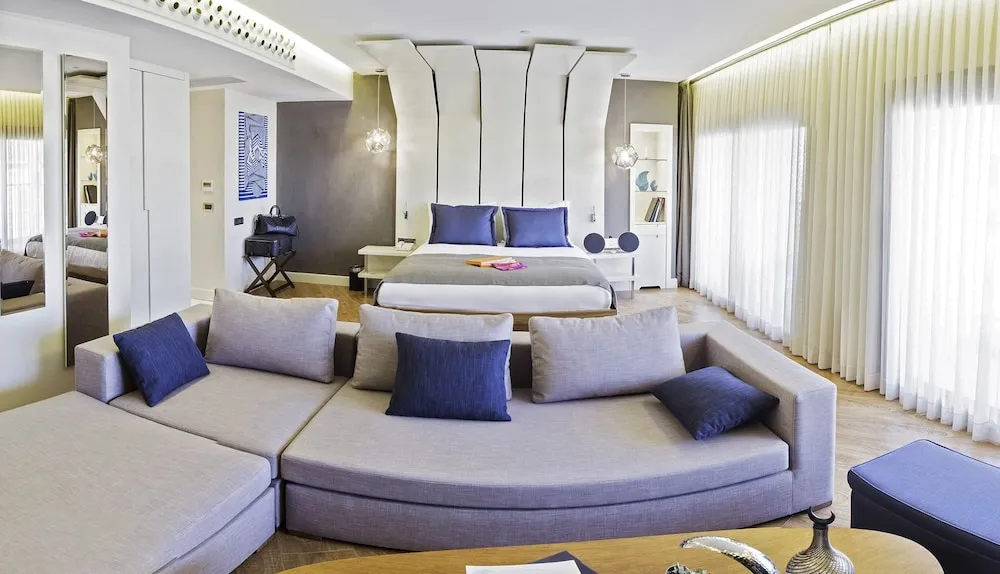 Çatı Katı Süiti (Penthouse)