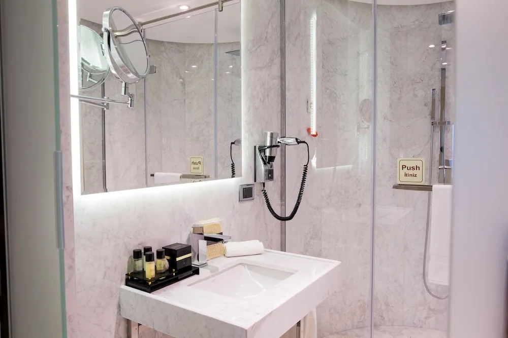 Çatı Katı Süiti (Penthouse)