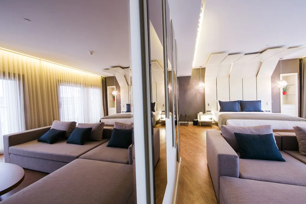 Çatı Katı Süiti (Penthouse)