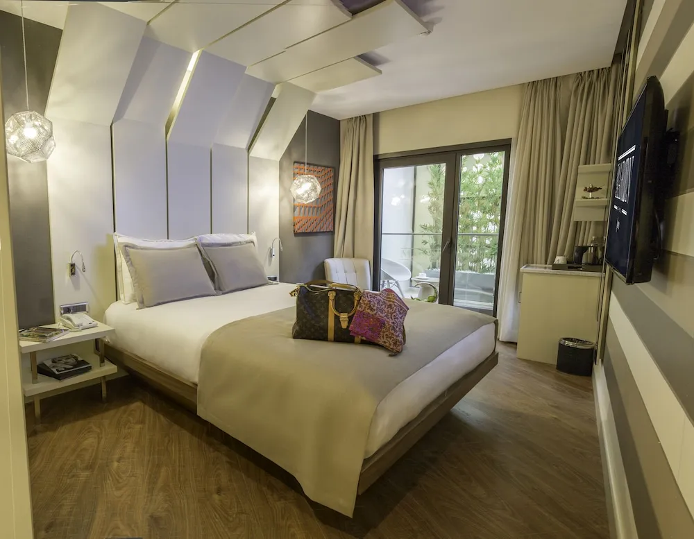 Executive Oda, Balkon