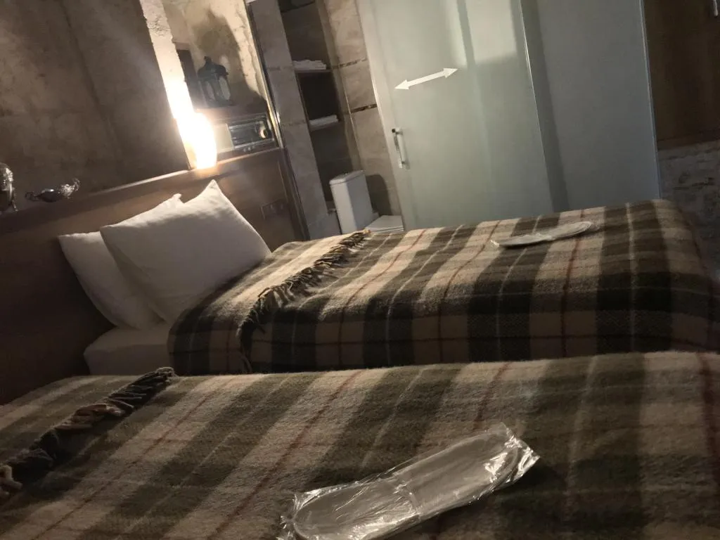 İki Kişilik Banyolu Oda