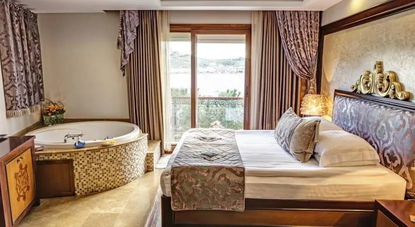 Jakuzili Balayı Odası,Deniz Manzaralı