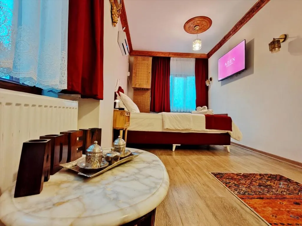 Jakuzili ve Şömineli Suite Oda