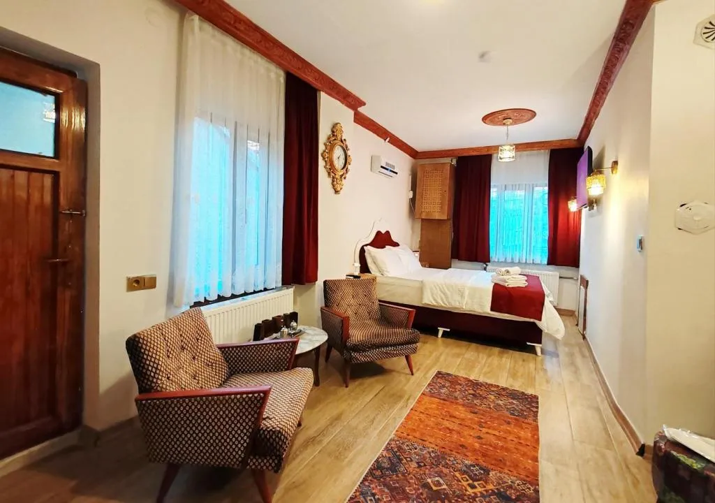 Jakuzili ve Şömineli Suite Oda